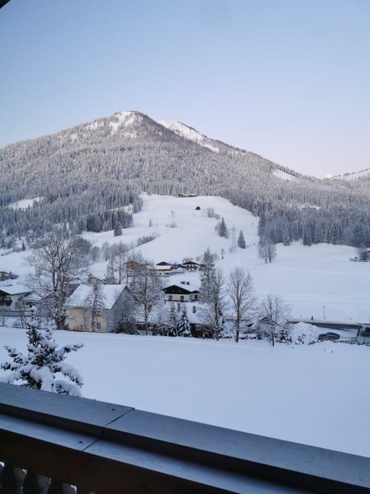 Ausblick Chalet in St Martin with Sauna & Mountain Views