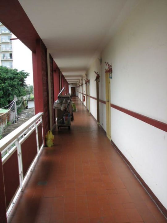 Flur. Basaya Beach Hotel & Resort