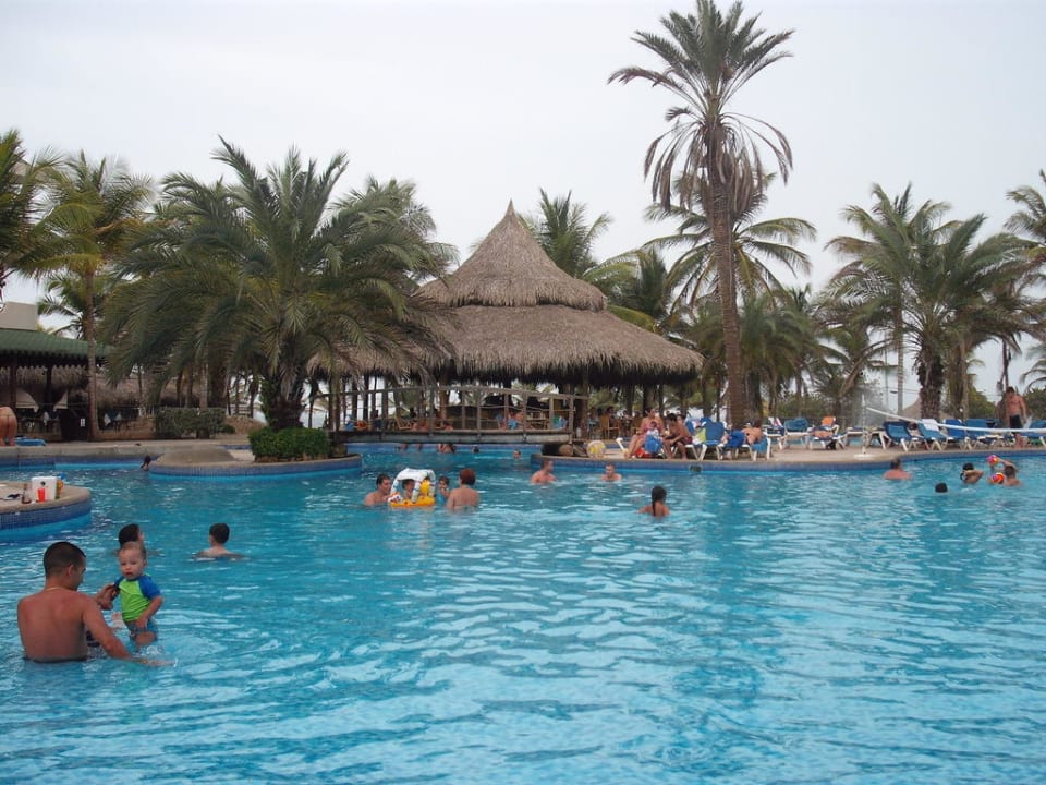 Pool Hotel Isla Caribe Beach