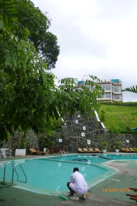 Swimmingpool unterhalb des Hotels Hotel Topaz
