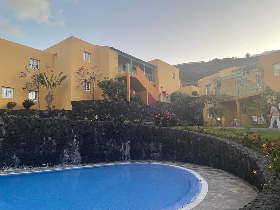 Außenansicht Apartamentos La Caleta