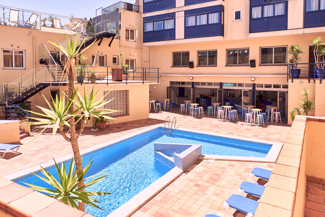 Pool Hotel Caribe Youth Only