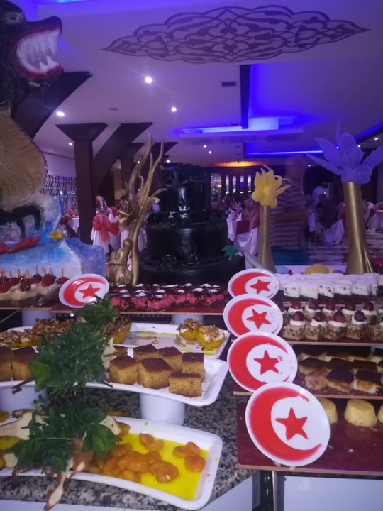 Gastro Side Royal Paradise Hotel