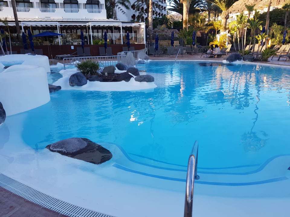 Pool Corallium Beach by Lopesan Hotels - Adults only