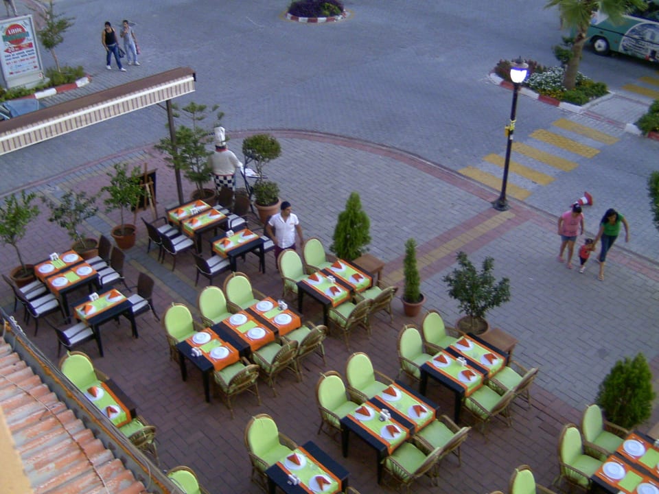 Terras of restaurant downstairs Apartments Barbaros