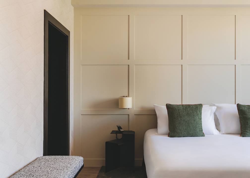 Zimmer Gallery  Hotel