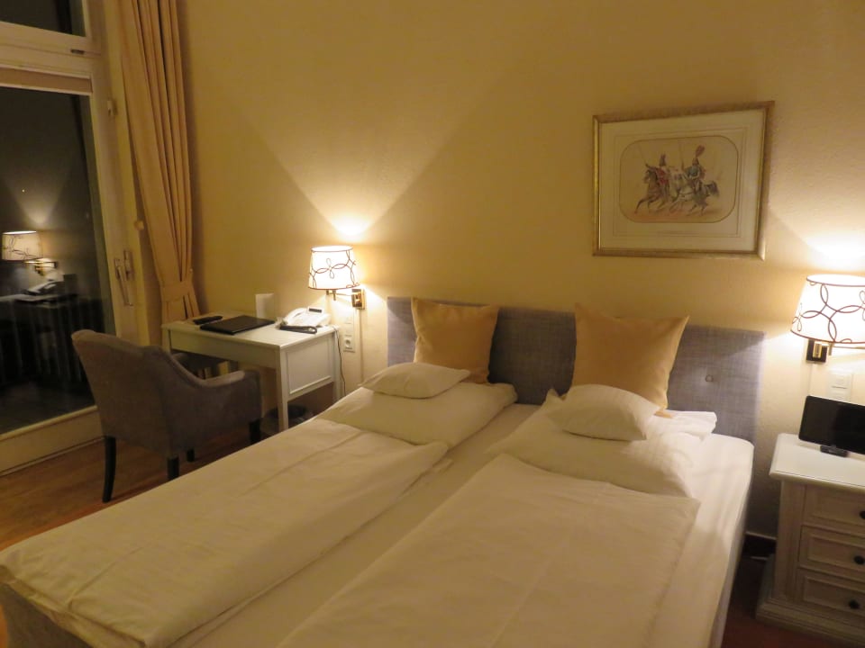 Standard Doppelzimmer #102 Rheinhotel Dreesen