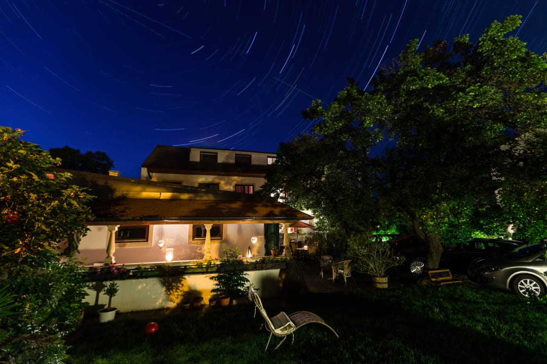 Sternenwanderung mit Blick aus unserem Garten Pension Julia