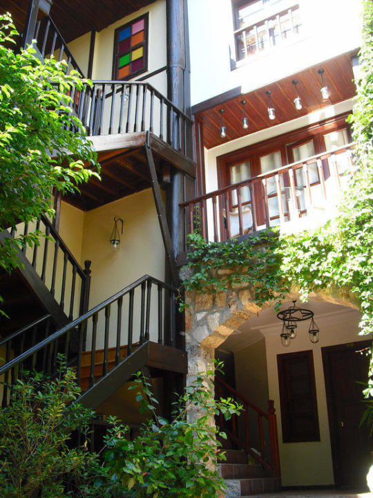 Begrünter Innenhof Alp Pasa Hotel - Special Class