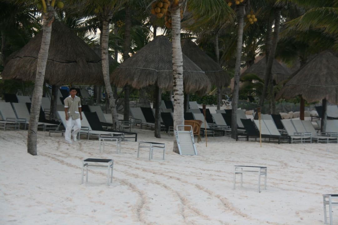 Schmaler Strand, Liege an Liege Catalonia Royal Tulum Beach & Spa Resort - Adults only