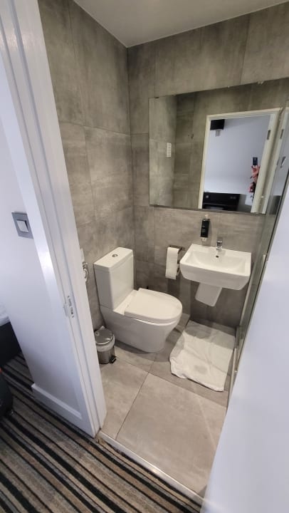 Zimmer Airways Hotel