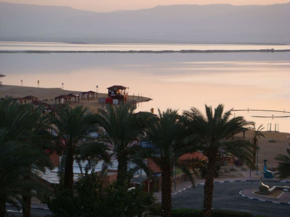 Blick aus dem Fenster aufs Tote Meer Hotel Oasis Dead Sea