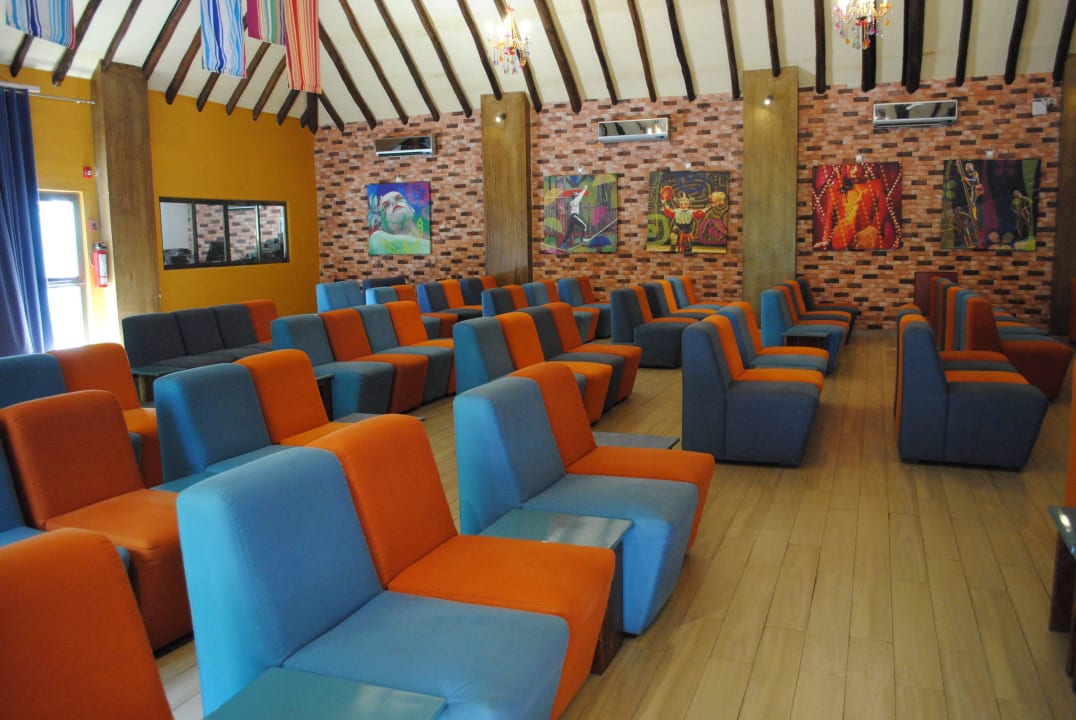 Thater Picadilly-Circus TUI BLUE El Dorado Seaside Suites