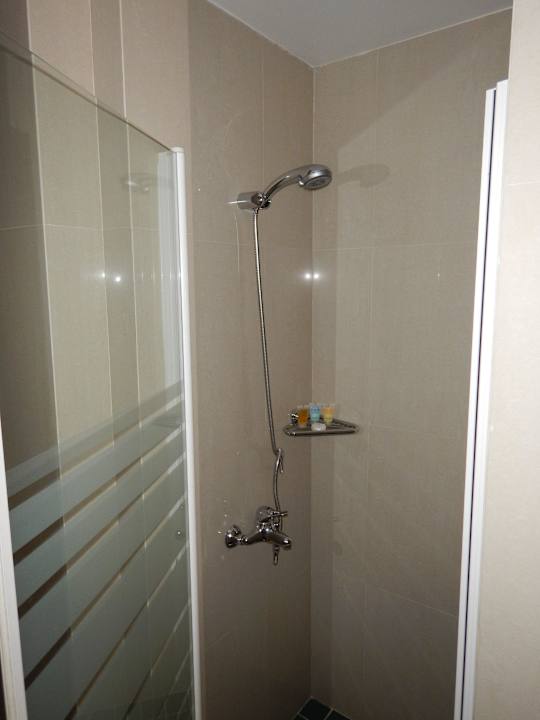 Bad, gut ausgestattet aber muffig Plaza Inn Doha