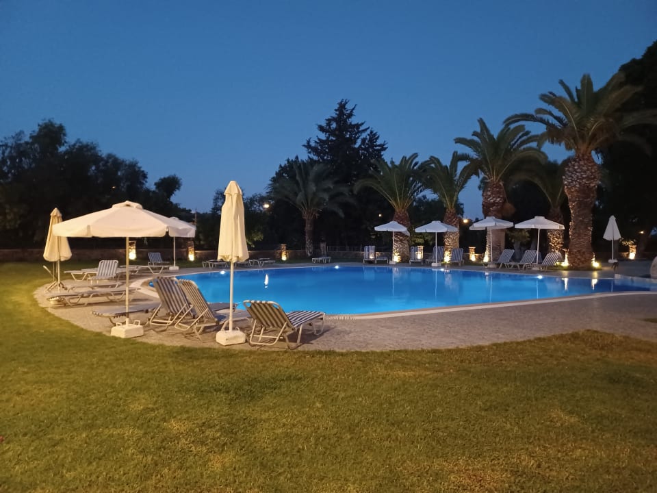 Außenansicht Ekaterini Hotel