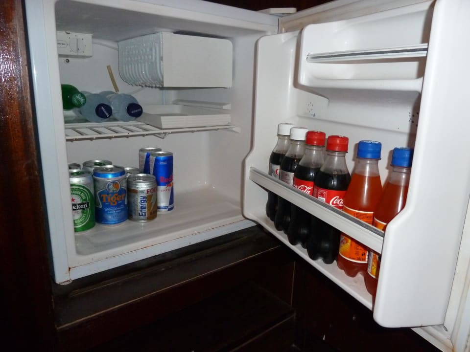 Minibar im Schrank Eri Maldives