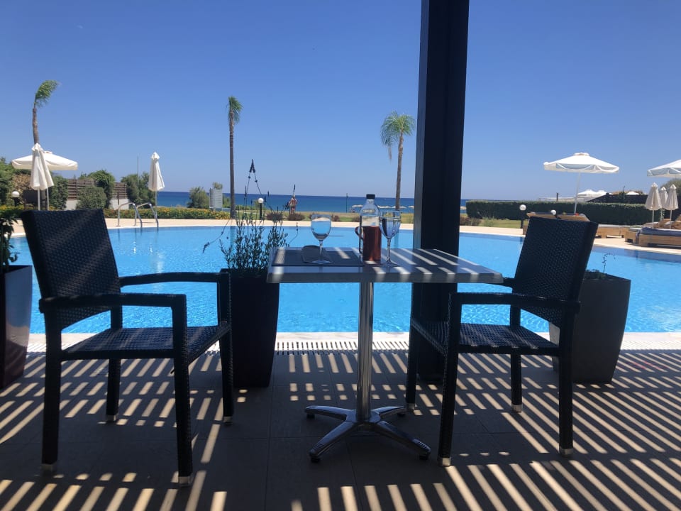 Gastro Asterias Beach Resort