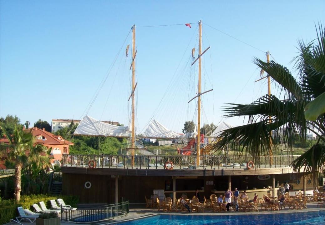 Poolbar Can Garden Resort