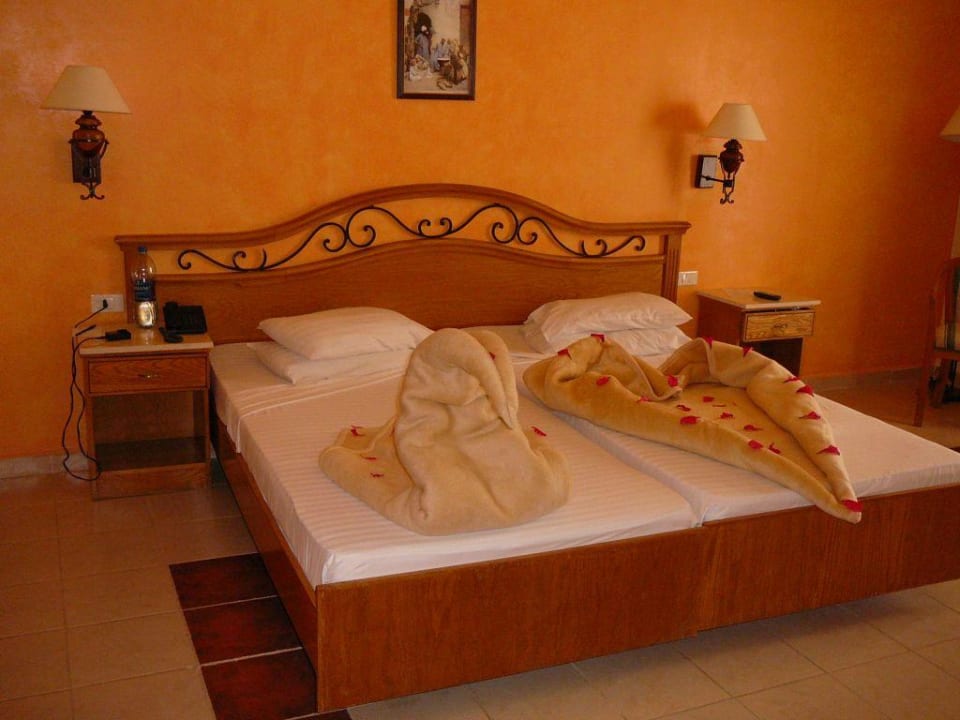 Bett Brayka Bay Resort