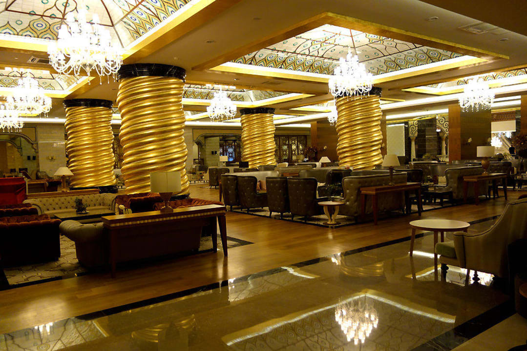 Lobby Royal Holiday Palace