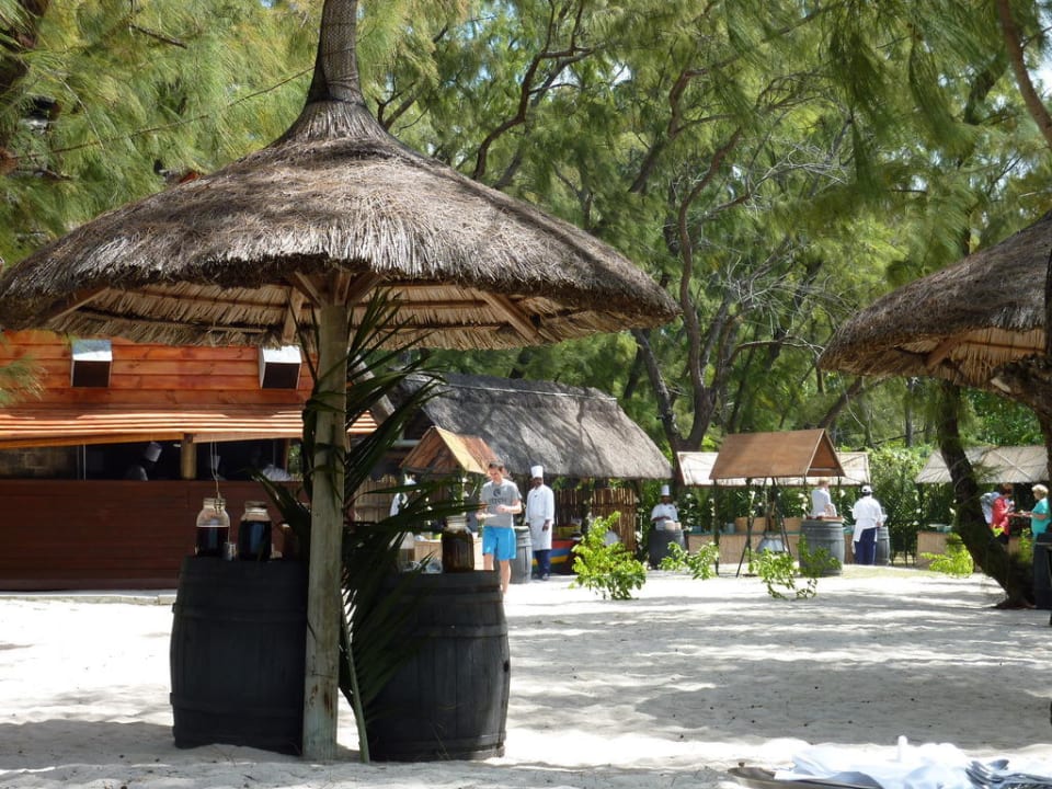 Sonntags BBQ auf Isle Magenie Shangri-La Le Touessrok Mauritius