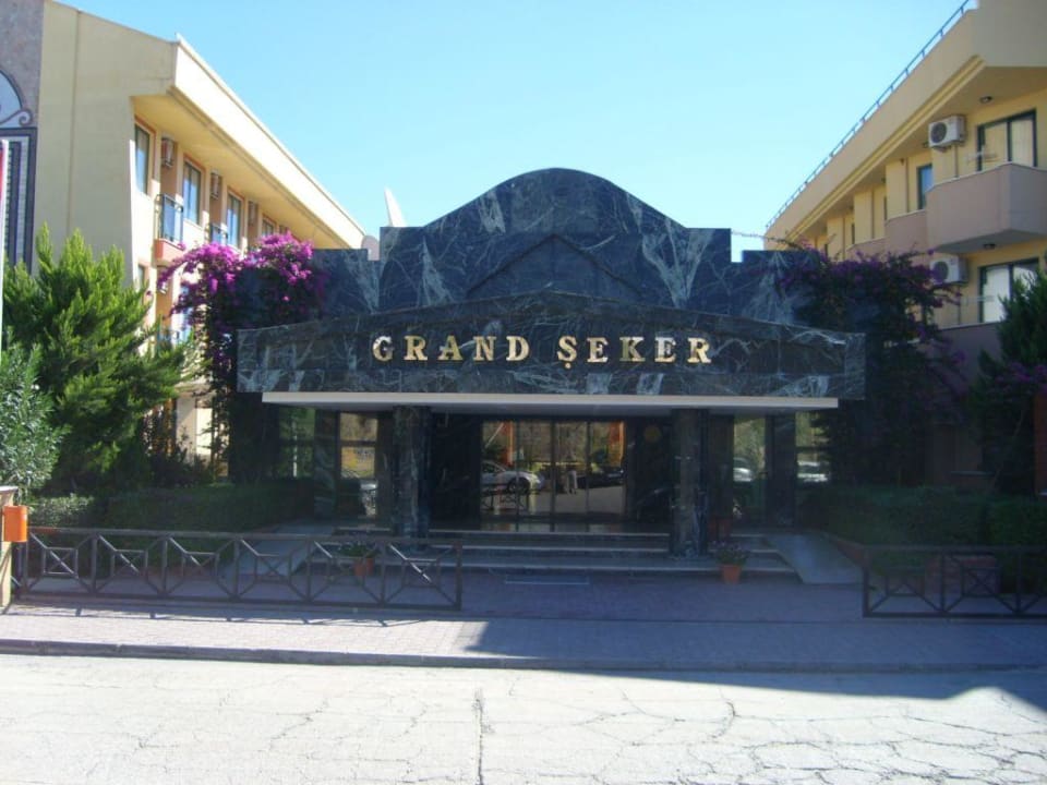 Hoteleingang Grand Seker Hotel