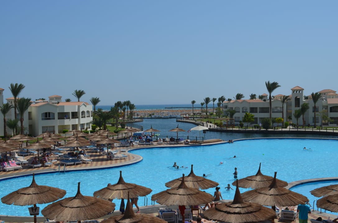 Blick auf Pool und Lagoone Pickalbatros Dana Beach Resort - Hurghada