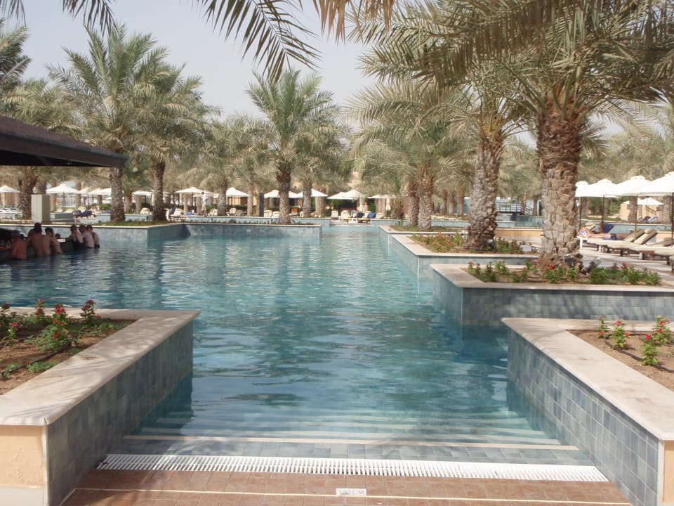 Poolanlage im Hilton Resort & Spa Rixos Al Mairid Ras Al Khaimah