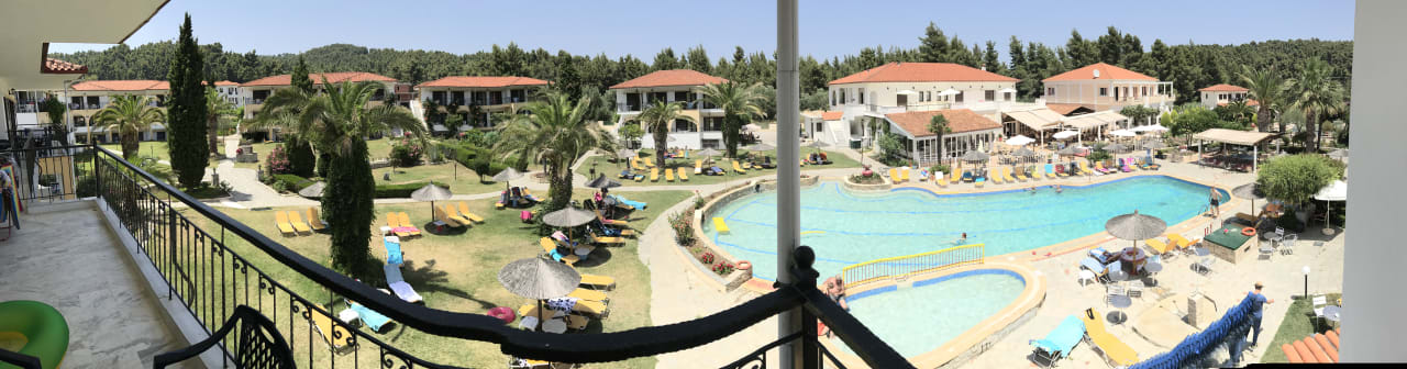 Pool Hotel Chrousso Village