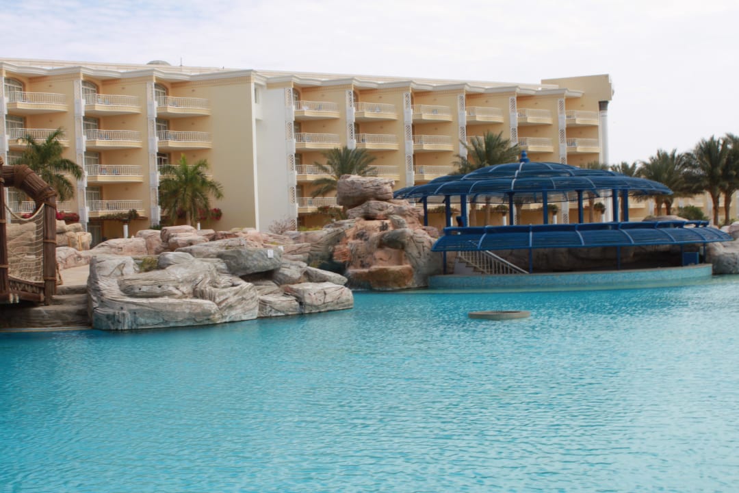 Basen Palm Royale Resort - Soma Bay