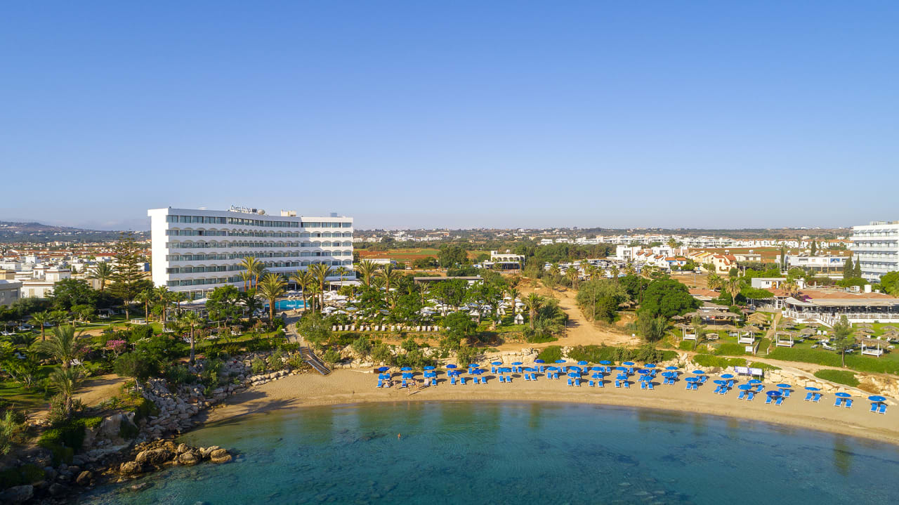 Außenansicht Crystal Springs Beach Hotel