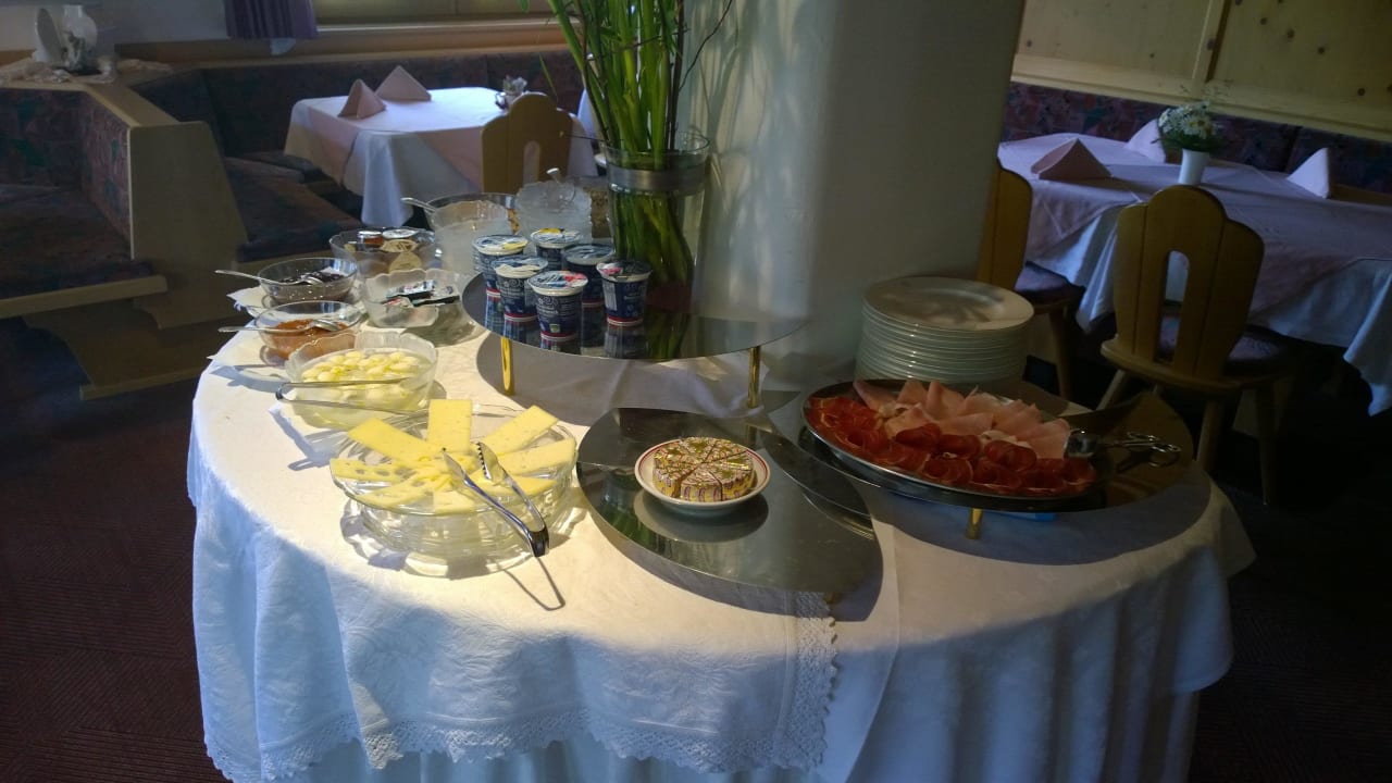 Frühstücksbüffet 2 Hotel Dolomiten & Sunnleit'n