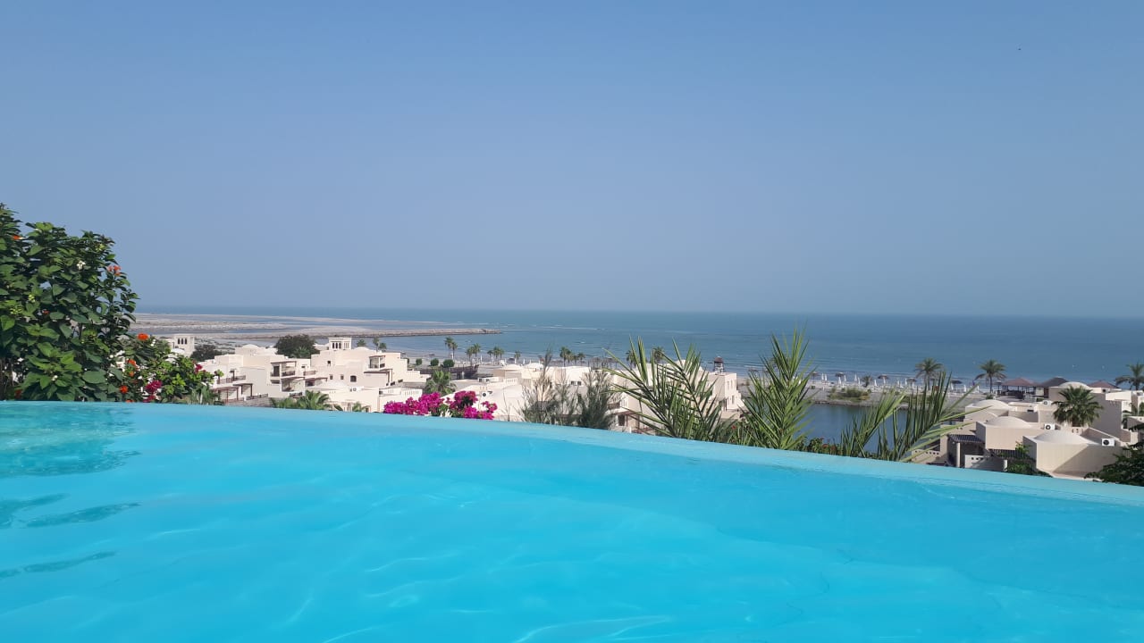 Pool The Cove Rotana Resort