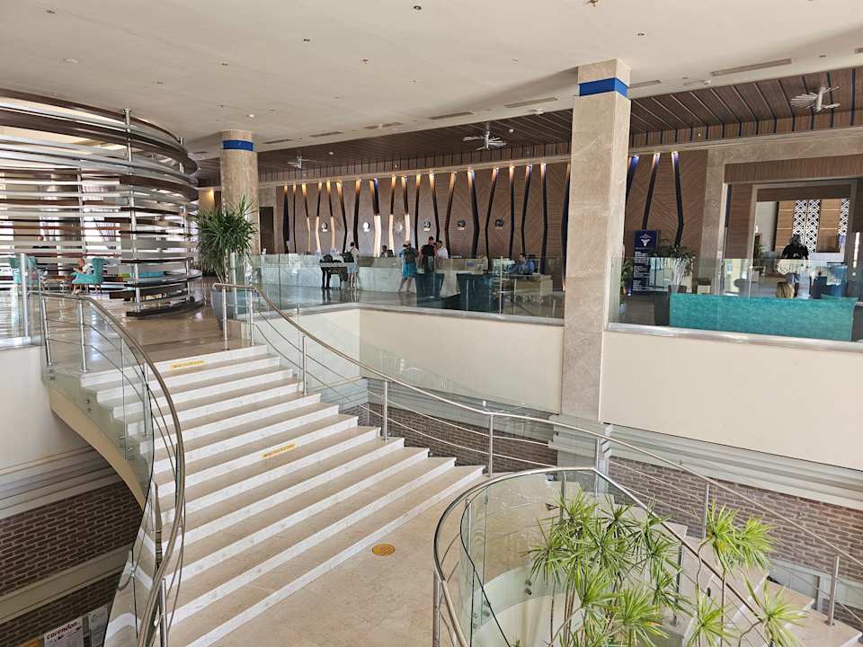 Lobby Titanic Royal