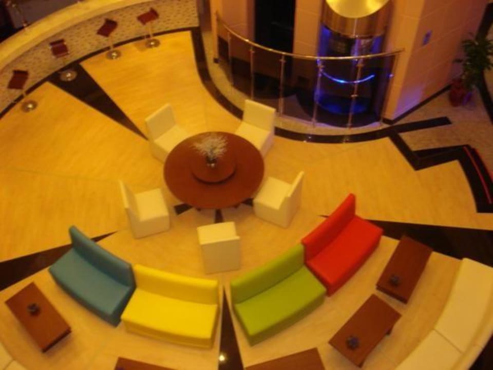 Lobby im runden Gebäudeteil von oben My Home Resort