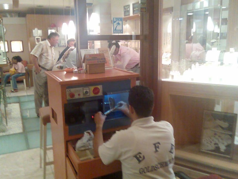 Viele grüsse an Goldchmied (EFE) VONRESORT Golden Coast