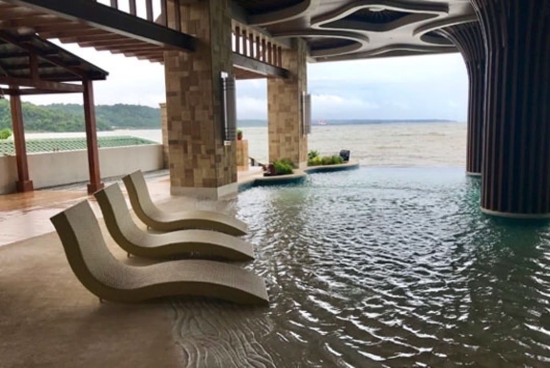 Pool Central Park Reef Resort