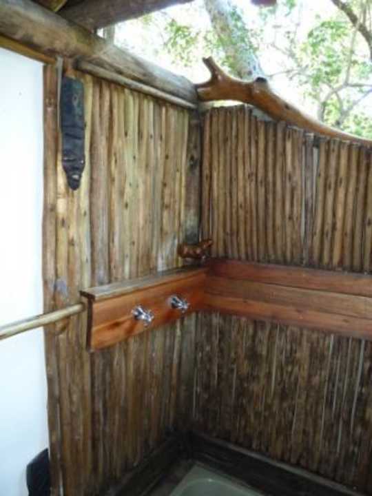 Badezimmer Aussendusche Zelt Nr. 8 Hotel Kwara Camp