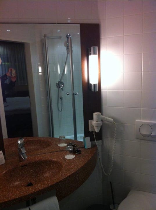Badezimmer Four Points Flex by Sheraton Salzburg Messe