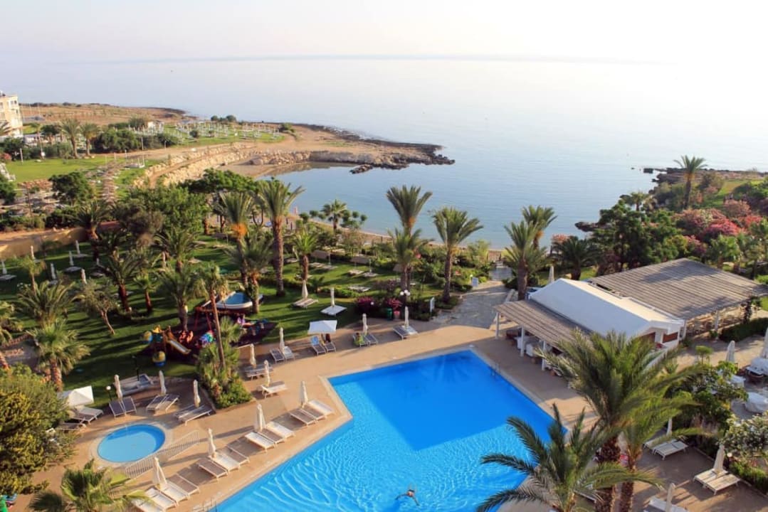 Widok z pokoju na 6 piętrze Crystal Springs Beach Hotel