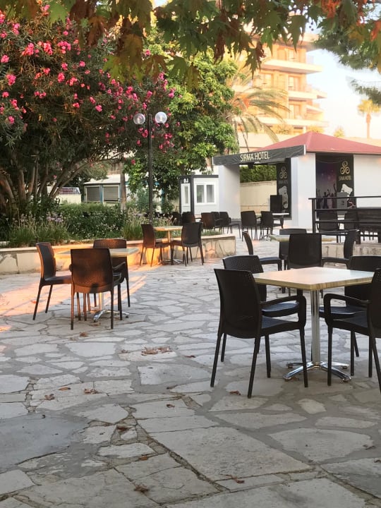 Gartenanlage Hotel Sirma