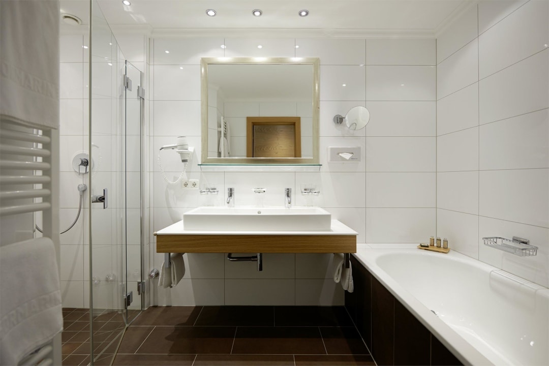Komfortdoppelzimmer - Badezimmer Hotel Formarin