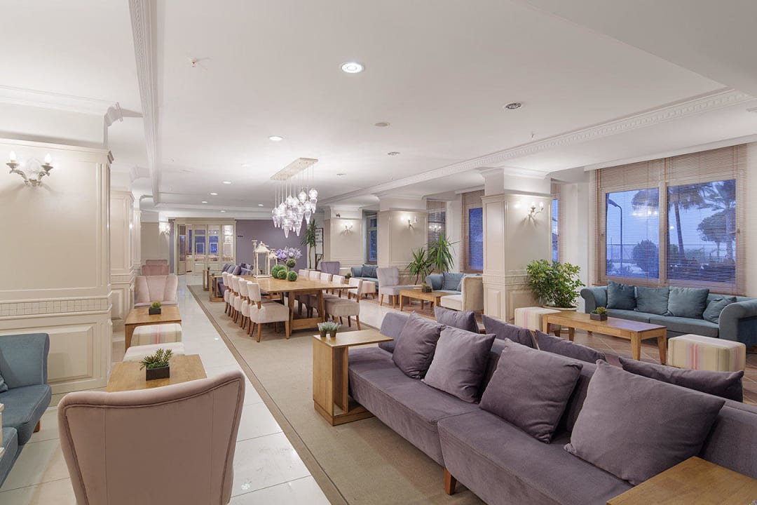 Lobby Club Turtas Beach Hotel