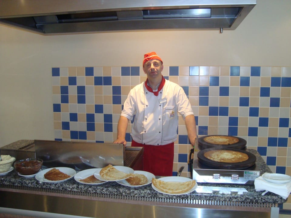 Frische Crepes zum Frühstück! Hotel Sineva Beach