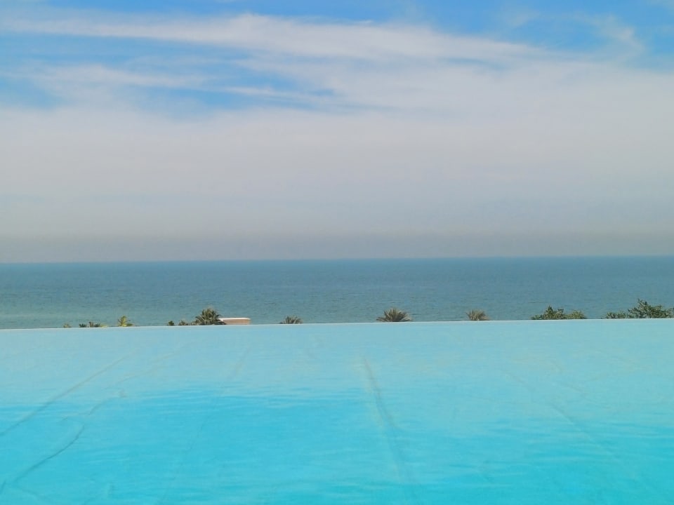 Pool The Cove Rotana Resort