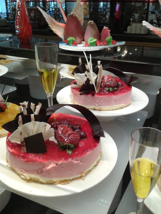 Dessert Diamond Excellence Resort & Spa