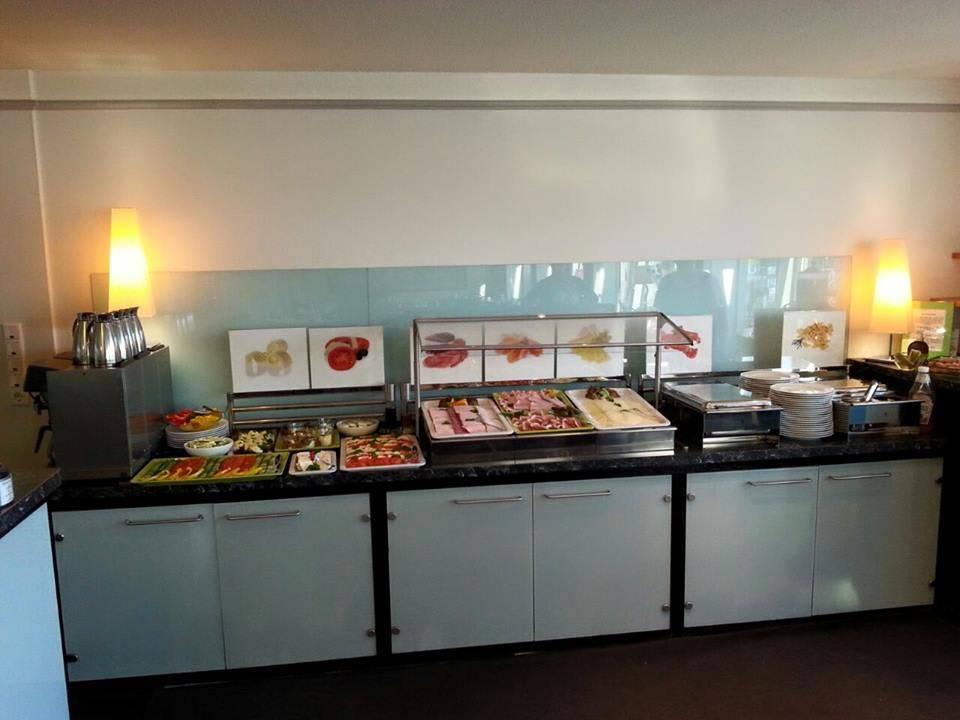 Salate, Wurst, Käse Garner Hotel Hamburg - Wandsbek Marktplatz