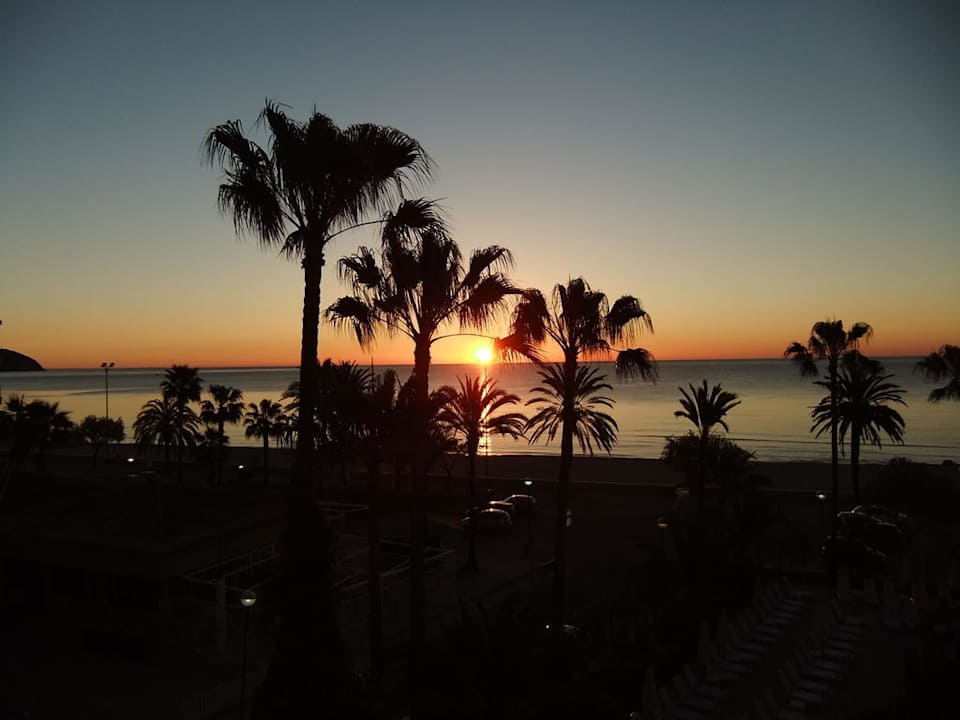 Sonnenaufgang. Vom Balkon 3 Etage CM Playa del Moro