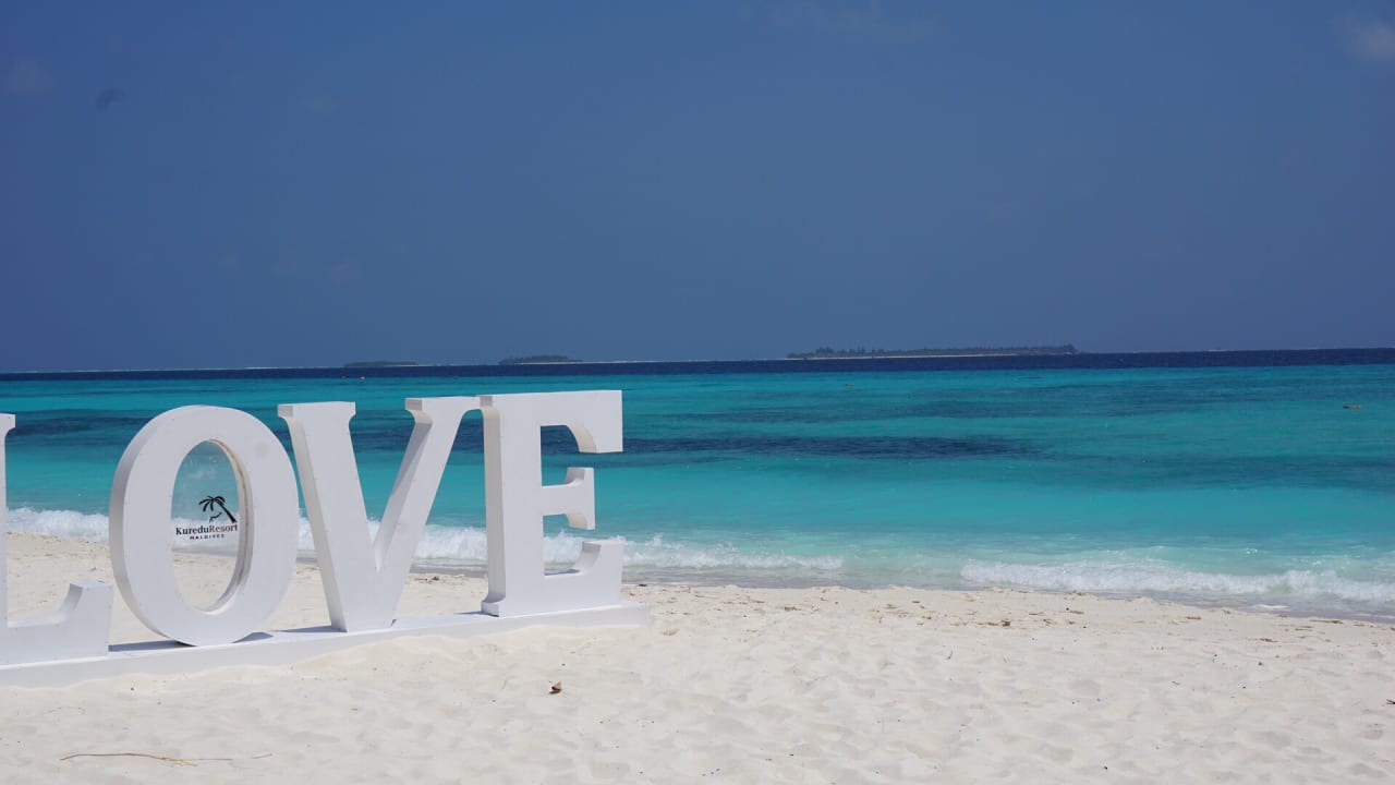 Strand Kuredu Island Resort & Spa