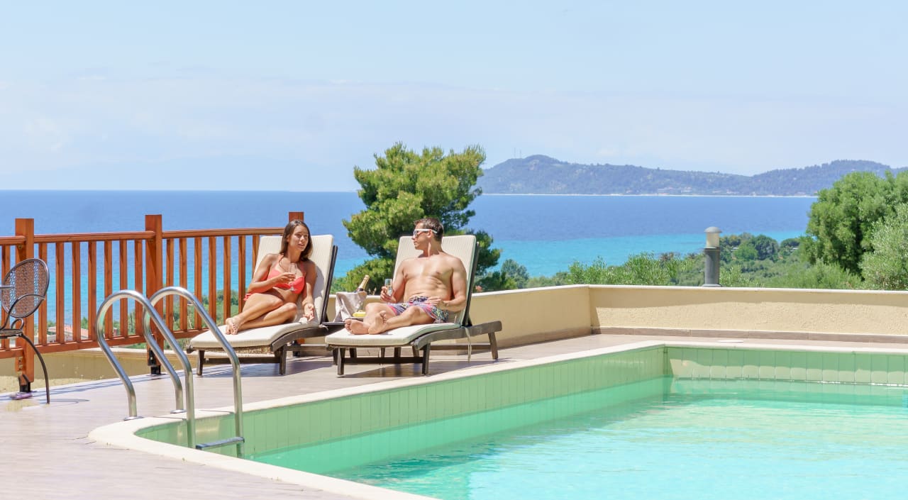 Pool Rahoni Cronwell Hotel by Diomedes Group